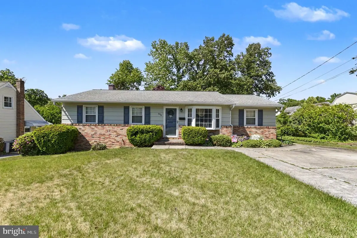 696 W Maple Rd, Linthicum Heights, MD 21090 - #1
