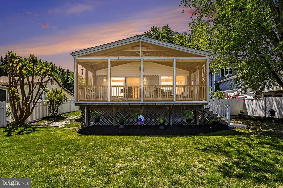 1069 Locust Dr, Pasadena, MD 21122 - #1