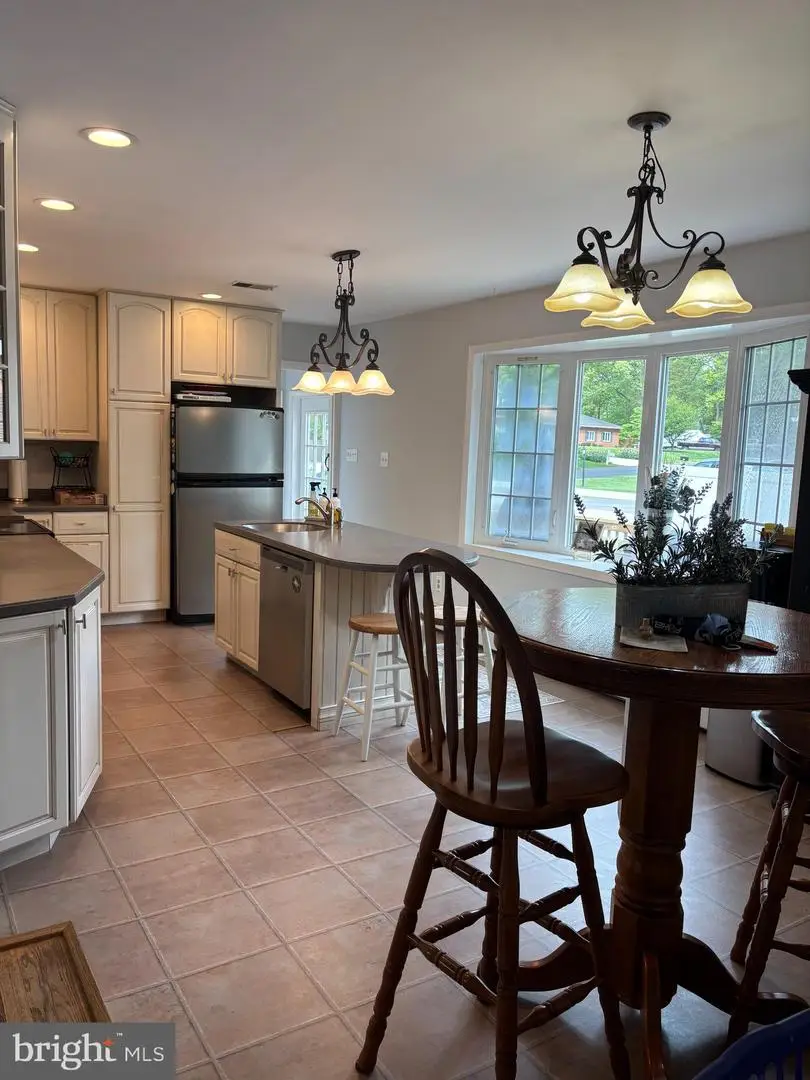 4 Gray Dr, Pasadena, MD 21122 - #3