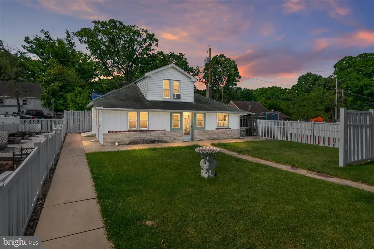 207 W 11th Ave, Brooklyn, MD 21225 - #1