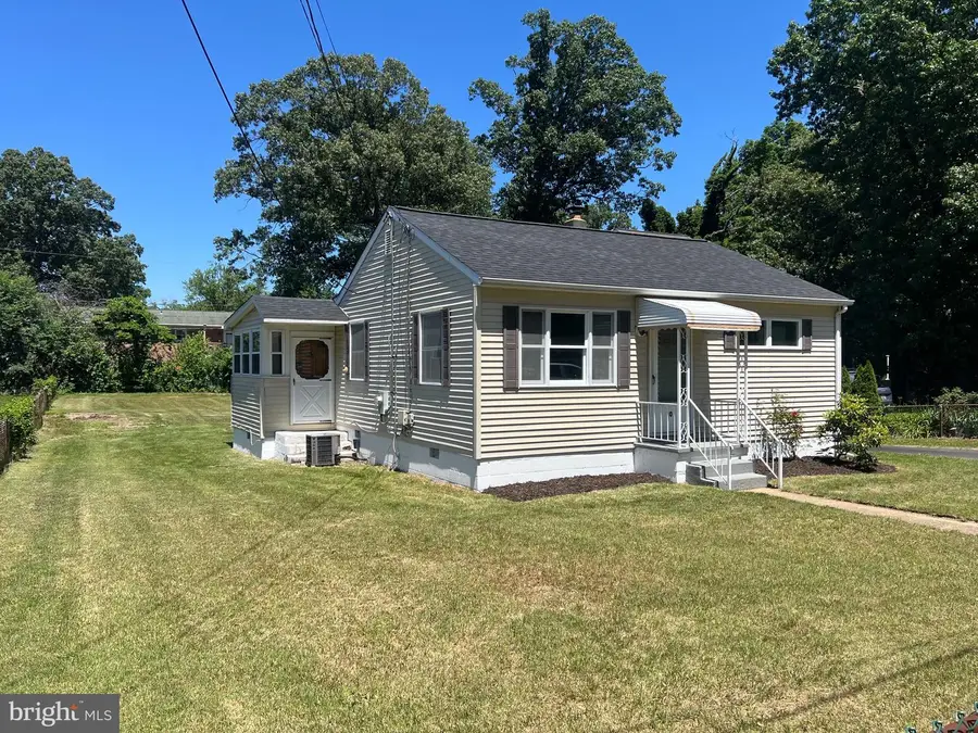 10 Spring Knoll Dr, Pasadena, MD 21122 - #2