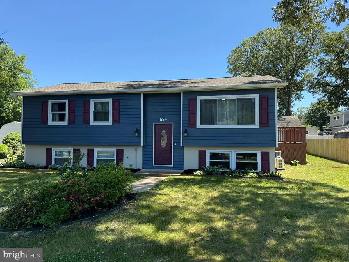 675 211th St, Pasadena, MD 21122 - #1