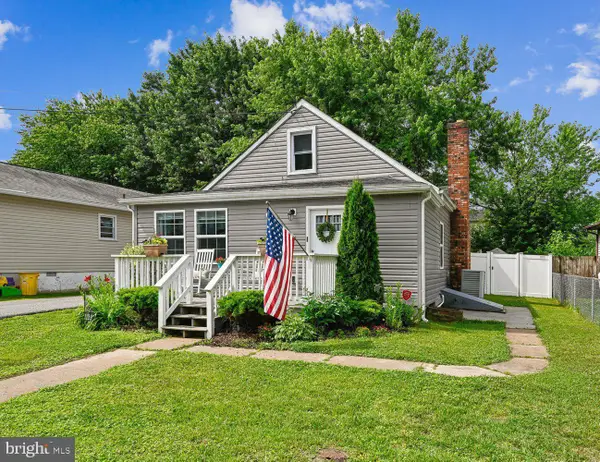 1129 Wharf Dr, PASADENA, MD 21122