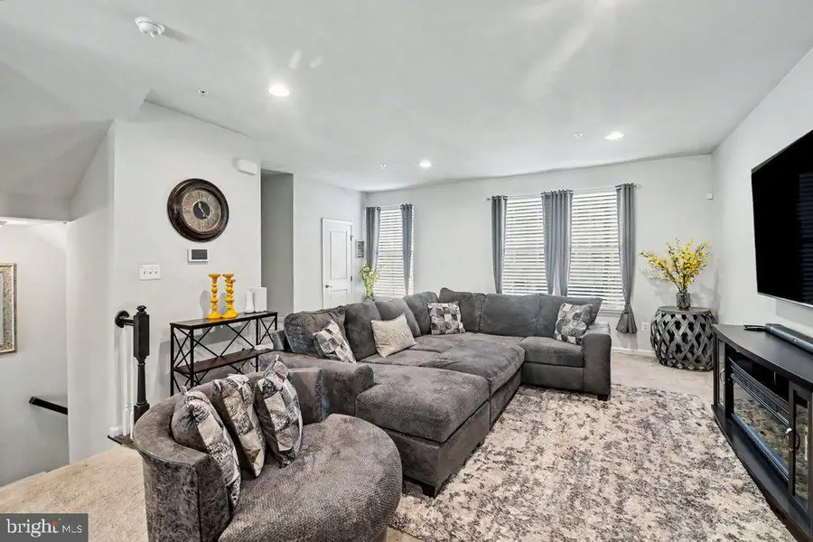8338 Kippis Rd, Millersville, MD 21108 - #3