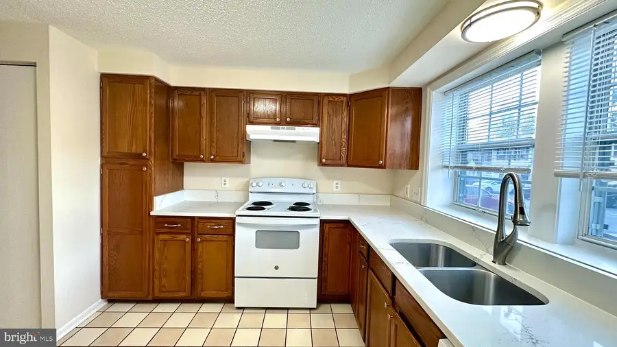 1727 Jacobs Meadow Dr, Severn, MD 21144 - #3