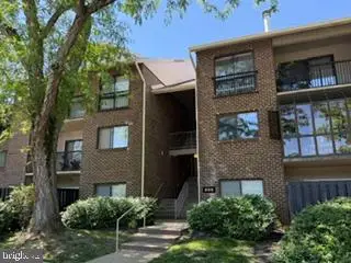 300 Hilltop Ln #300i, Annapolis, MD 21403 - #1