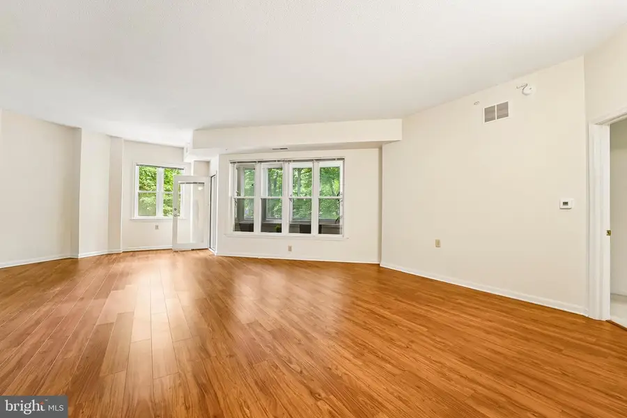 7101 Bay Front Dr #202, Annapolis, MD 21403 - #3