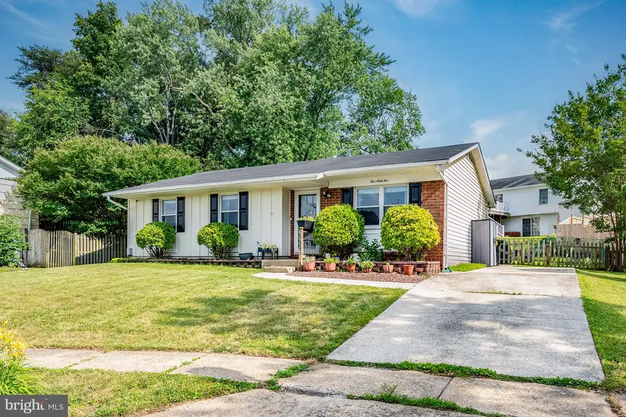 565 Lanny Ct, Millersville, MD 21108 - #2