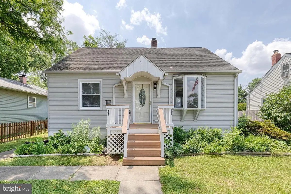 113 W Hilltop Rd, Baltimore, MD 21225 - #1