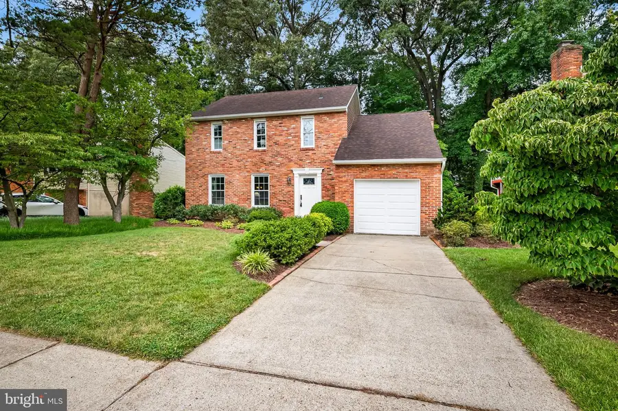 427 Yorkshire Dr, Severna Park, MD 21146 - #2