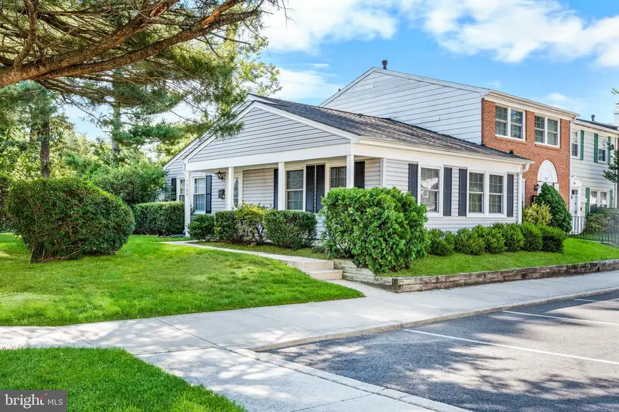 1709 Gunwood Pl, Crofton, MD 21114 - #2