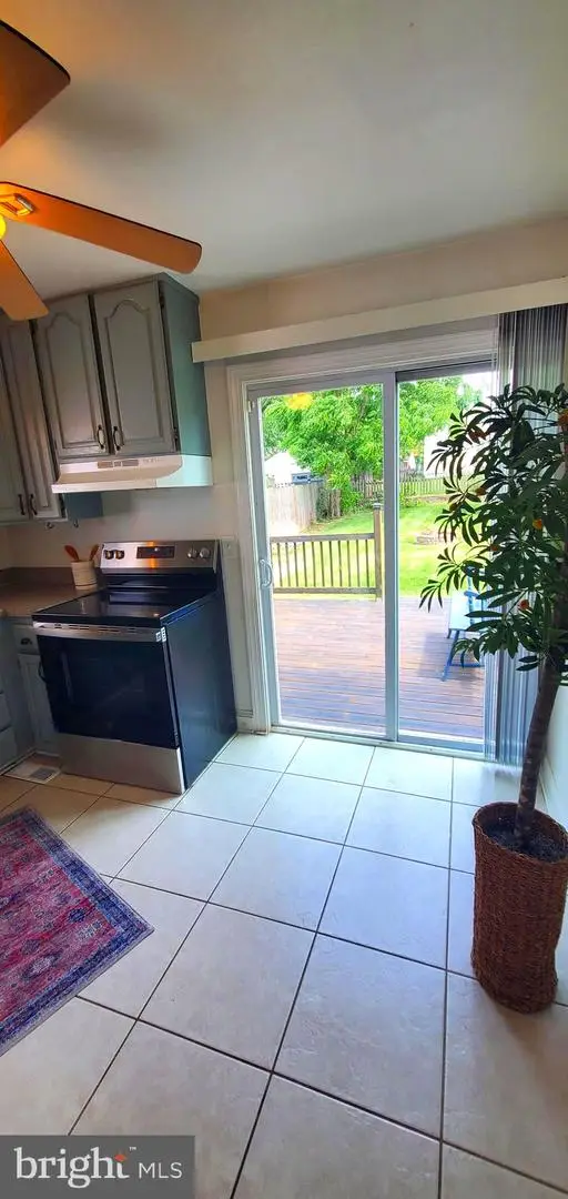 211 Lake Rd, Pasadena, MD 21122 - #3