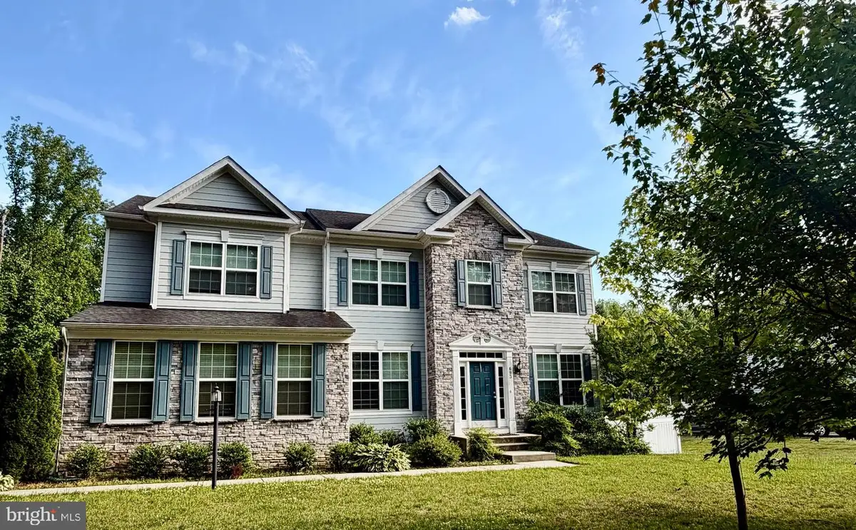 693 Loch Haven Rd, Edgewater, MD 21037 - #1