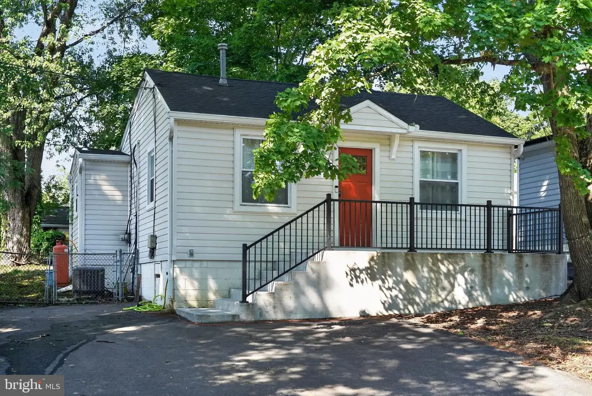 3670 5th Ave, Edgewater, MD 21037 - #1