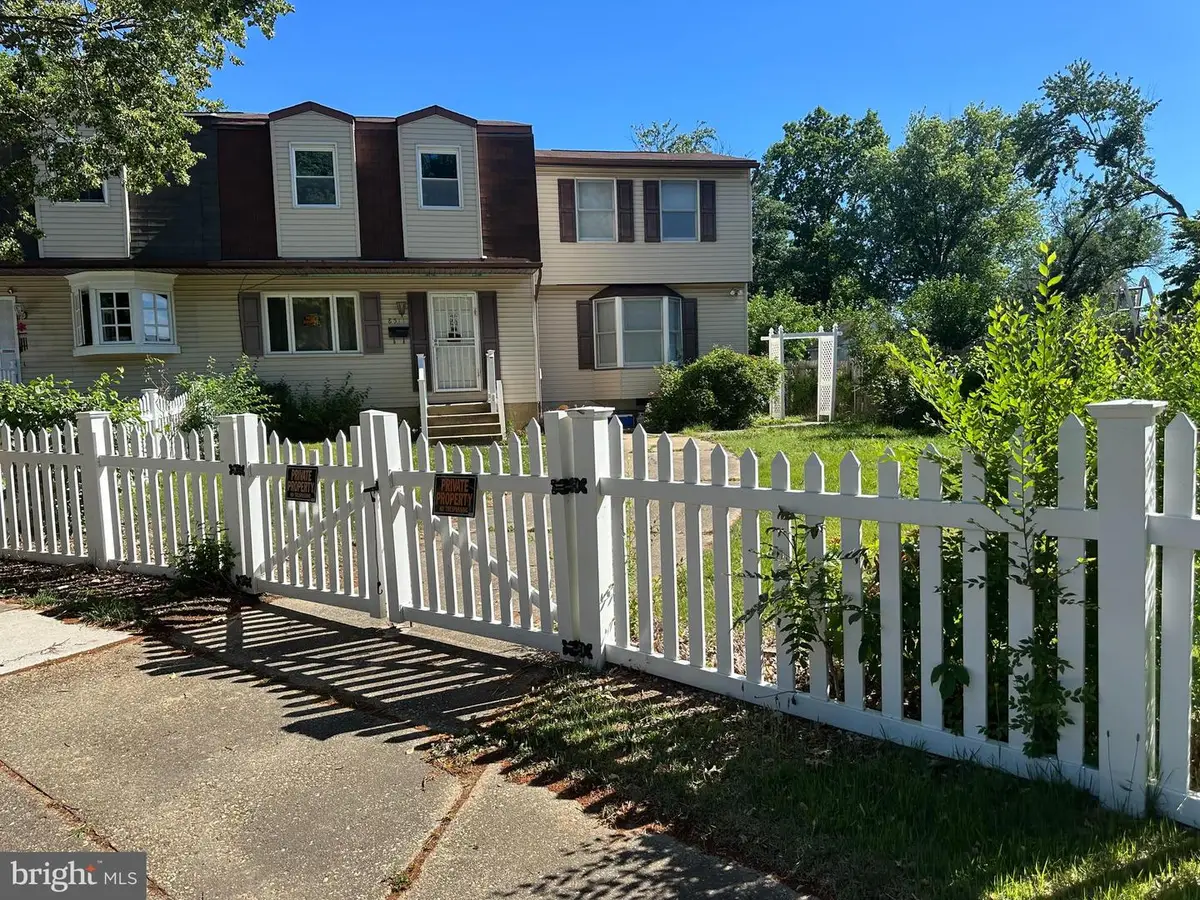 8511 Summit Rd, Pasadena, MD 21122 - #1