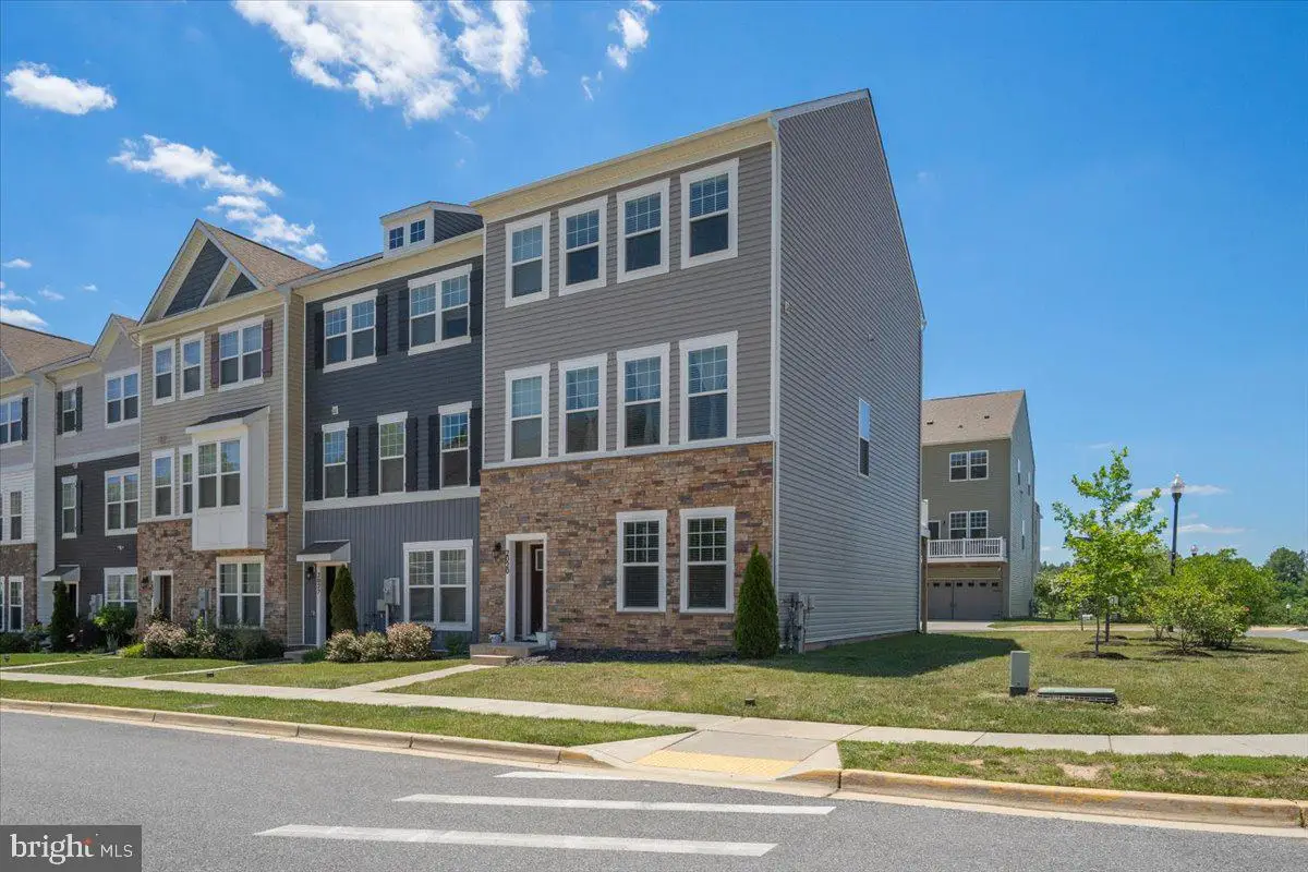2020 Hinshaw Dr, Odenton, MD 21113 - #1