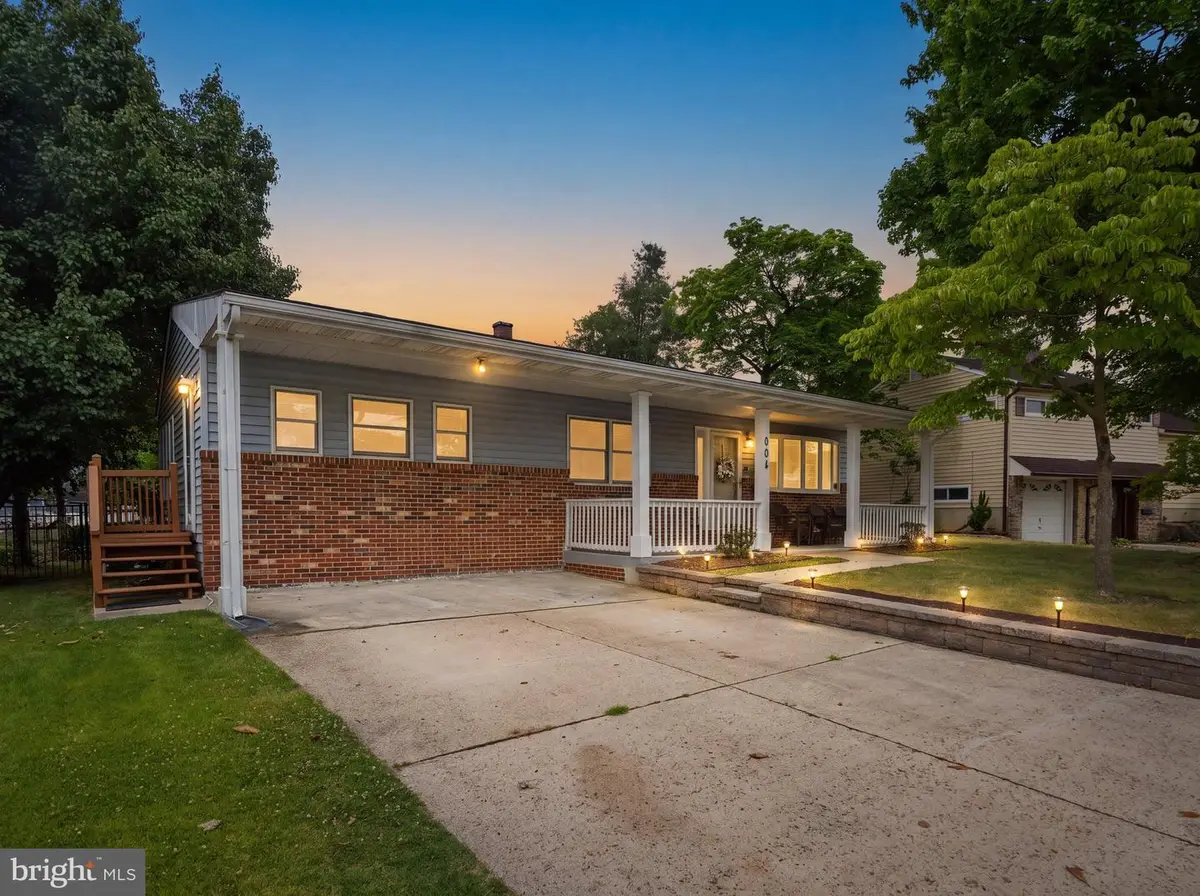 605 Carolyn Rd, Glen Burnie, MD 21061 - #1
