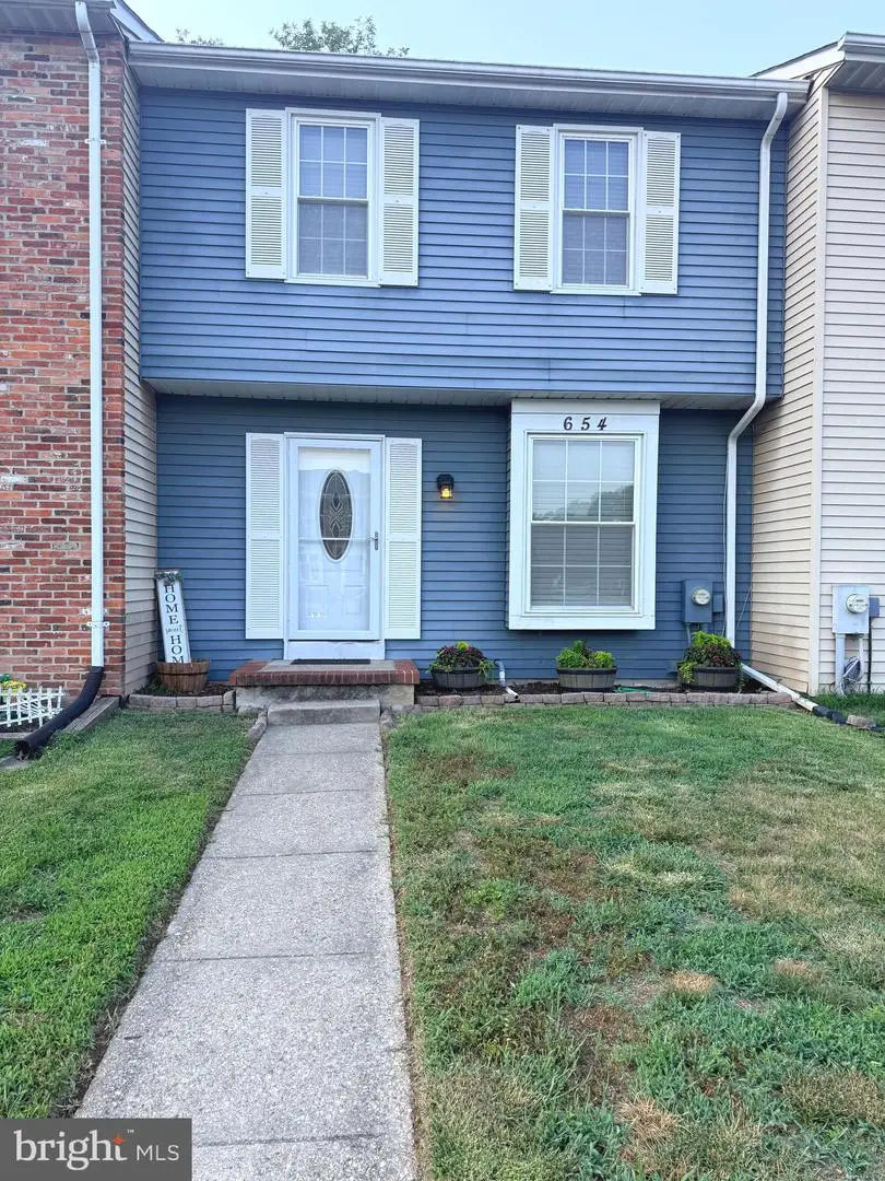 654 Paddle Wheel Ct W, Millersville, MD 21108 - #1