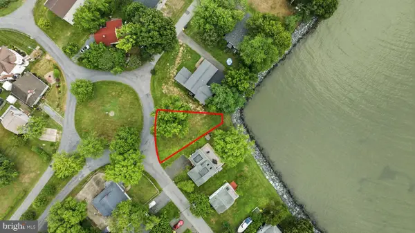 5209 Al Jones Dr, SHADY SIDE, MD 20764