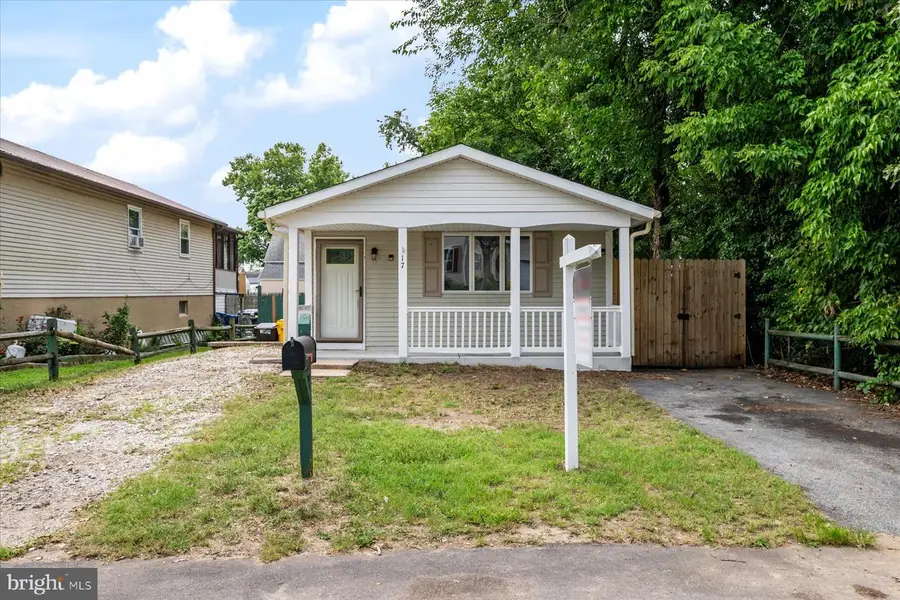 17 Lincoln Ave, Glen Burnie, MD 21061 - #3