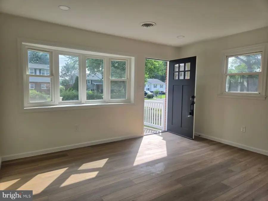 8475 Byrd Rd, Pasadena, MD 21122 - #2
