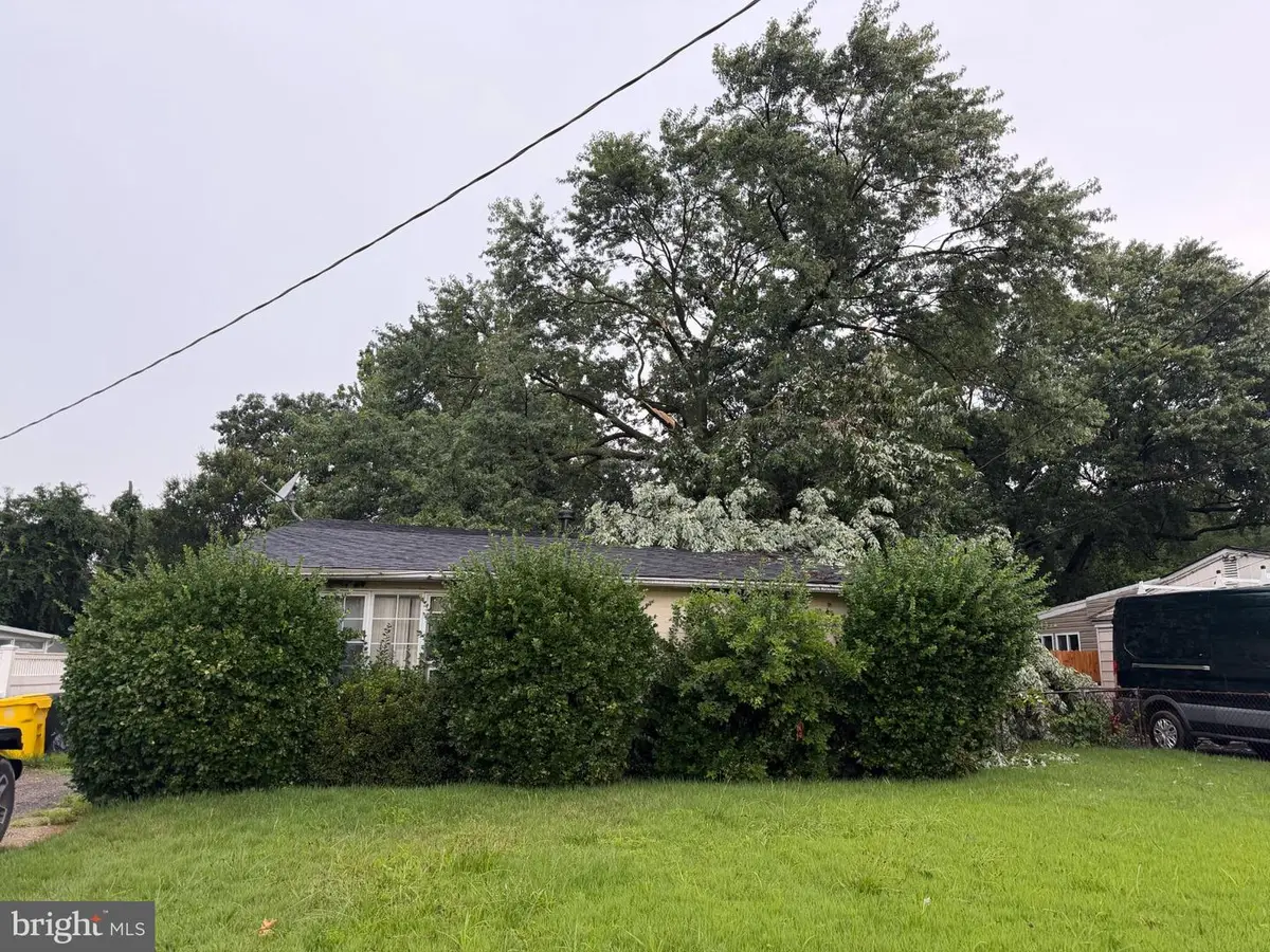 608 New Jersey Ave Ne, Glen Burnie, MD 21060 - #1