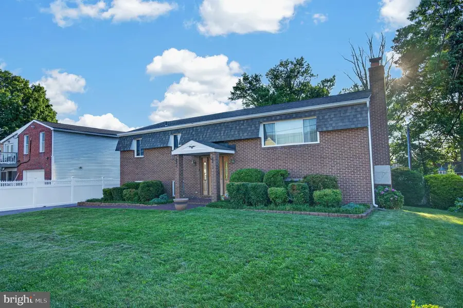 6584 Brentwood Rd, Linthicum Heights, MD 21090 - #2
