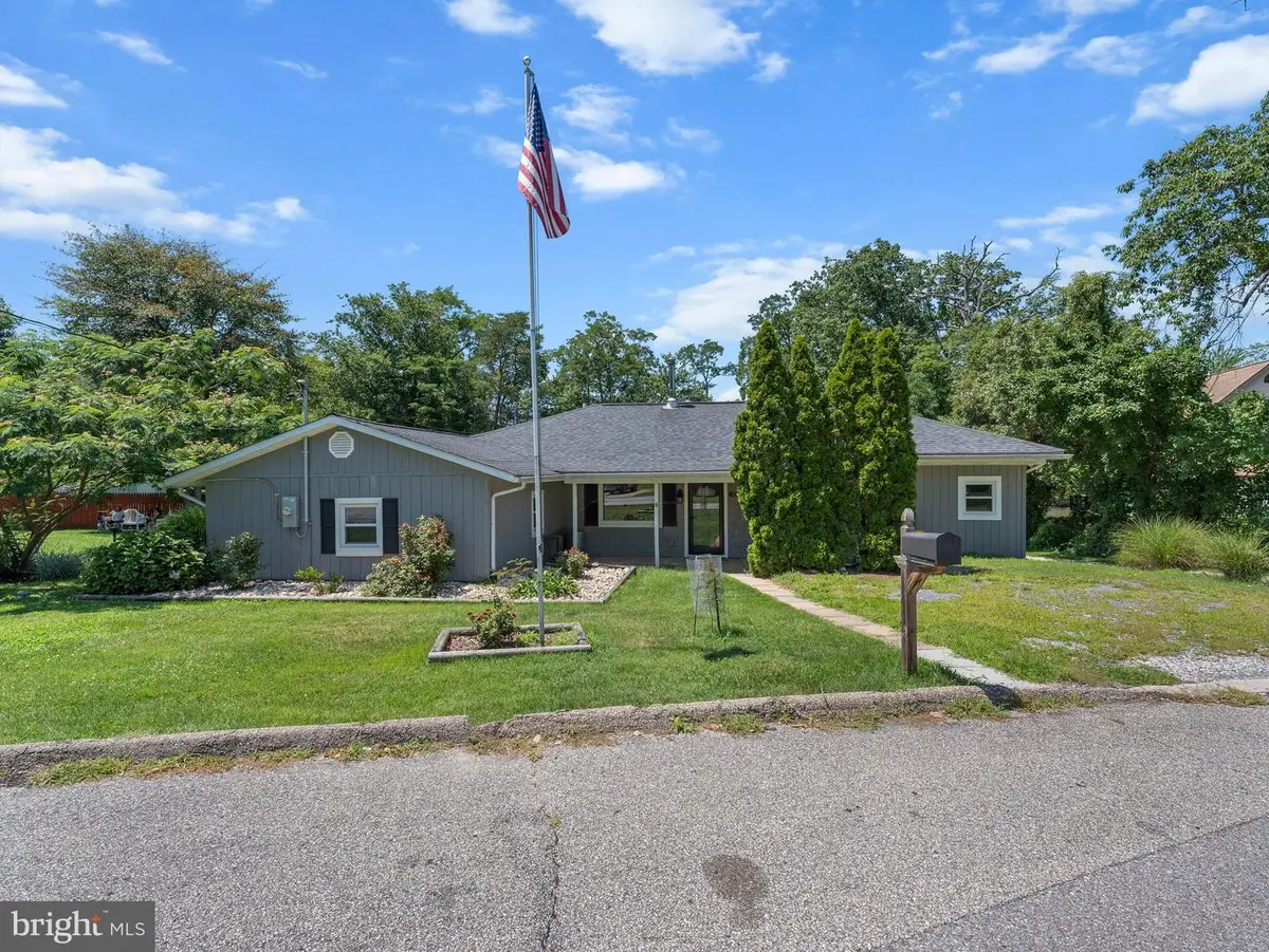 610 Laurel Dr, Pasadena, MD 21122 - #1