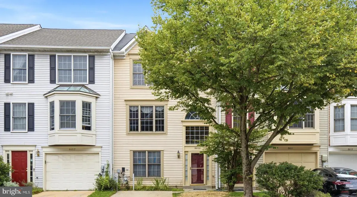 8609 Woodland Manor Dr, Laurel, MD 20724 - #1