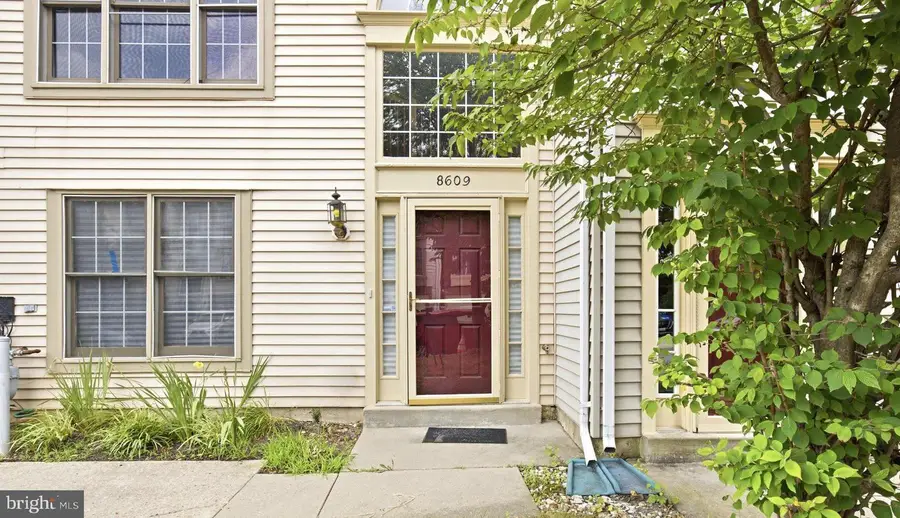 8609 Woodland Manor Dr, Laurel, MD 20724 - #3