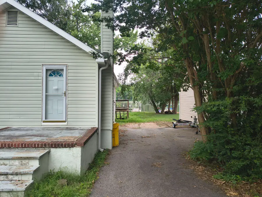 1704 Twickenham Rd, Pasadena, MD 21122 - #2