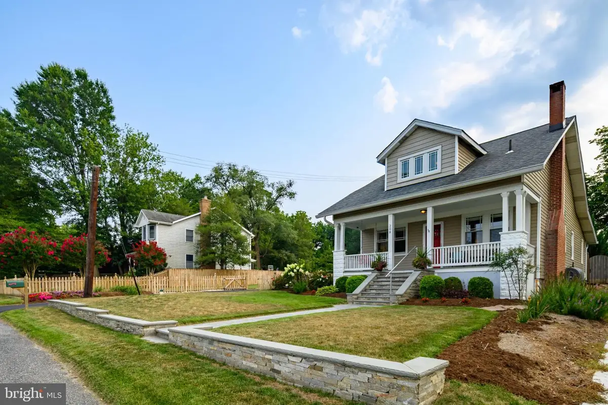 208 Edgewater Dr, Edgewater, MD 21037 - #1