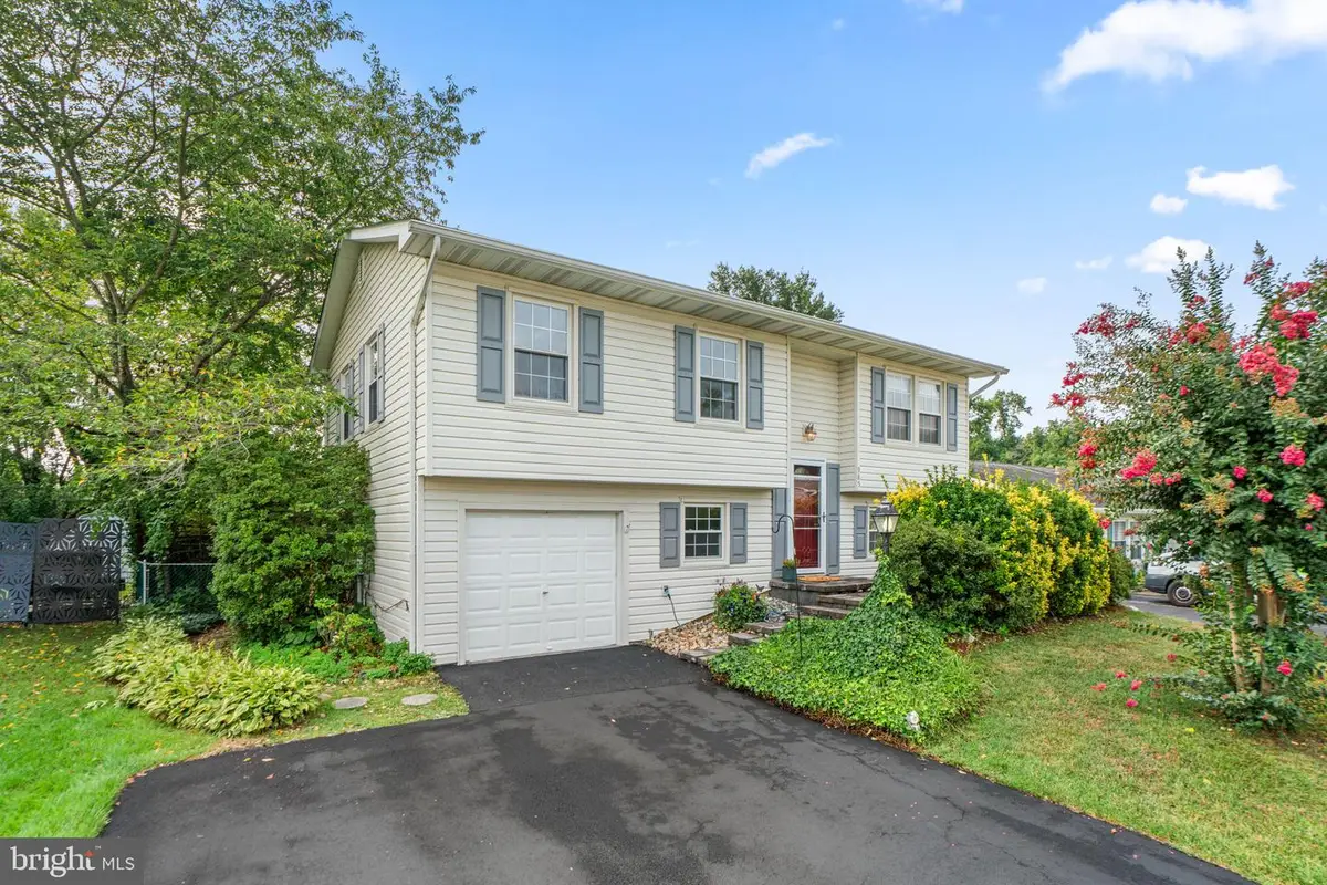 985 Sunny Ct, Gambrills, MD 21054 - #1