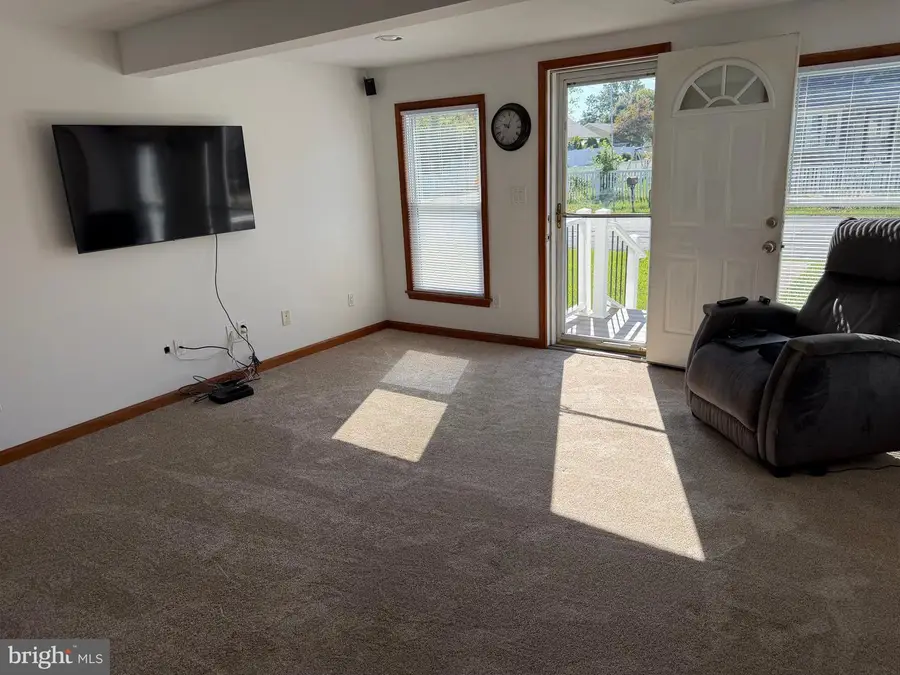 632 Fernhill Rd, Pasadena, MD 21122 - #3