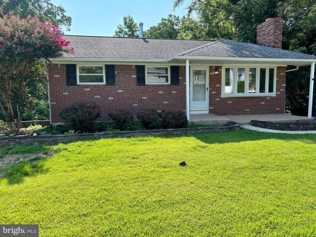 541 Crestpark Dr, Glen Burnie, MD 21061 - #1
