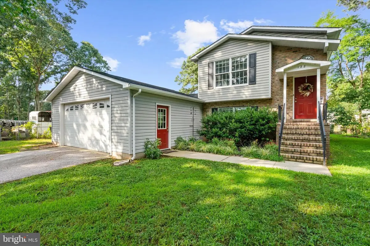 128 Delaware Ave, Pasadena, MD 21122 - #1