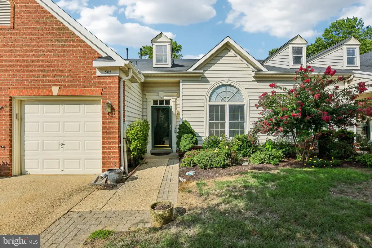 305 Colony Point Pl, Edgewater, MD 21037 - #1