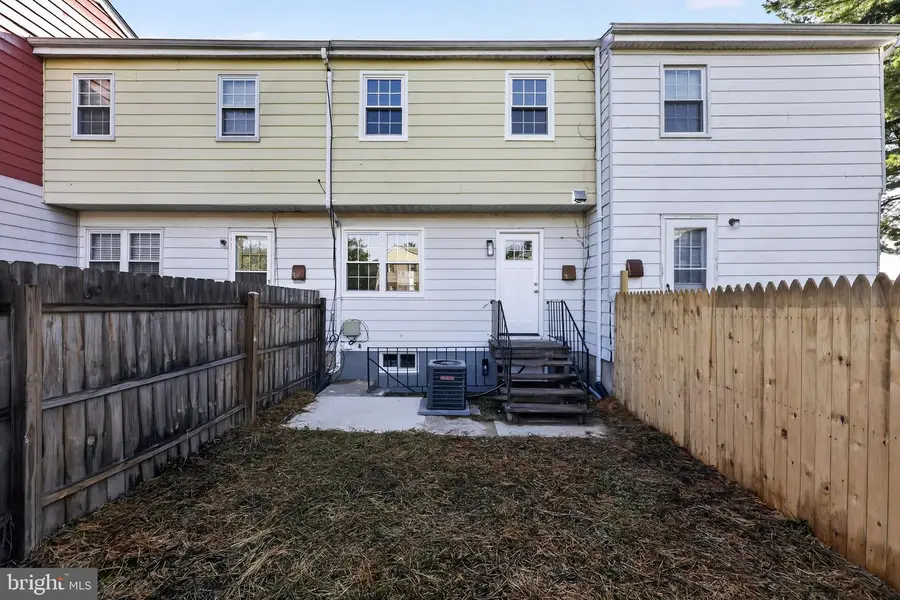 8202 Stewarton Ct, Severn, MD 21144 - #2