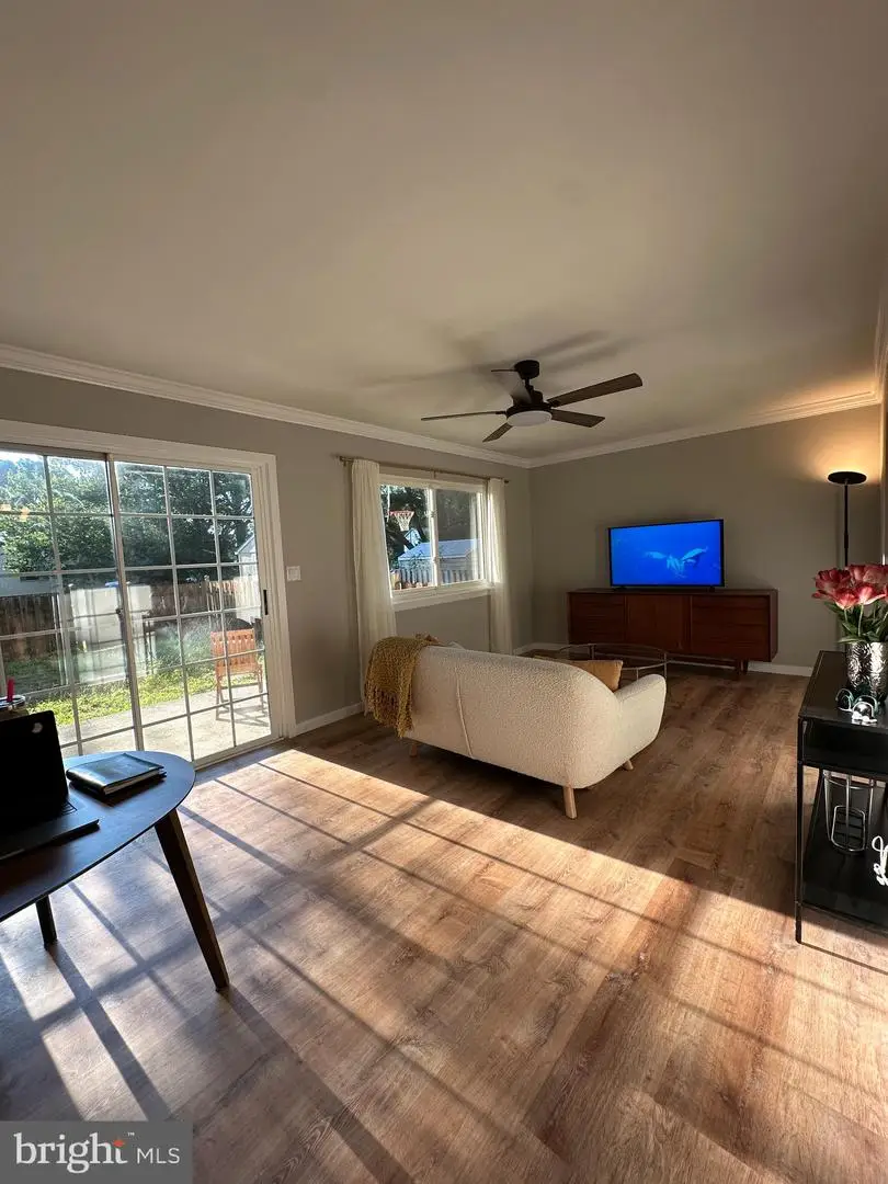 1605 New Windsor Ct, Crofton, MD 21114 - #3