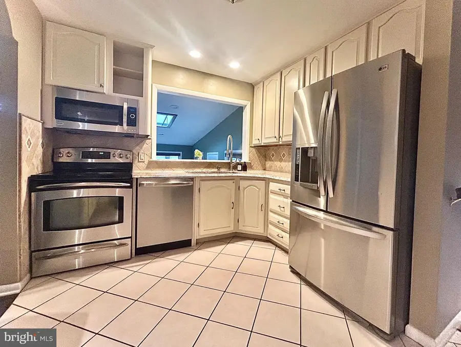 721 Mayo Rd, Glen Burnie, MD 21061 - #3