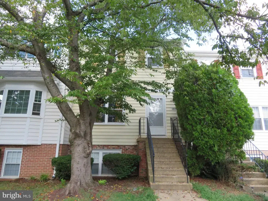 1602 W Bancroft Ln, Crofton, MD 21114 - #2
