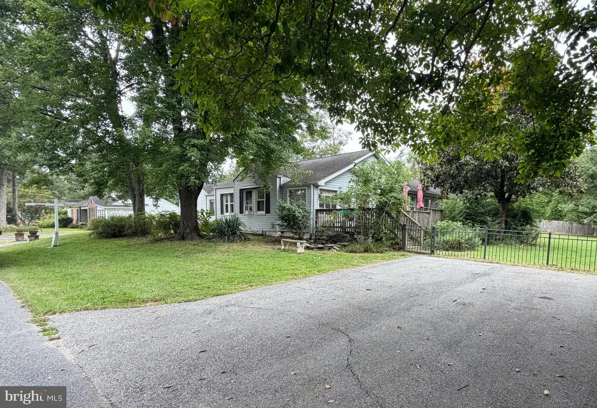 8390 Oak Dr, Pasadena, MD 21122 - #1