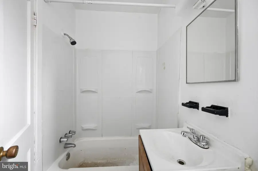 923 1st St, Baltimore, MD 21225 - #3