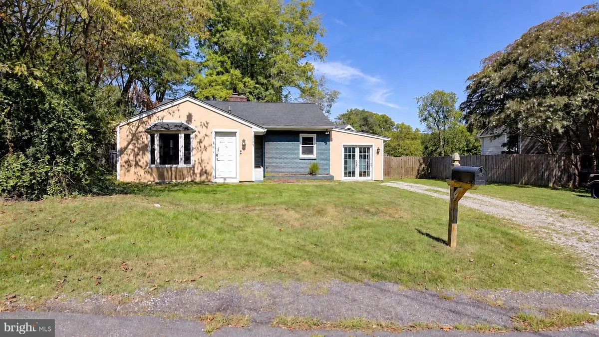 1729 Shore Dr, Edgewater, MD 21037 - #1