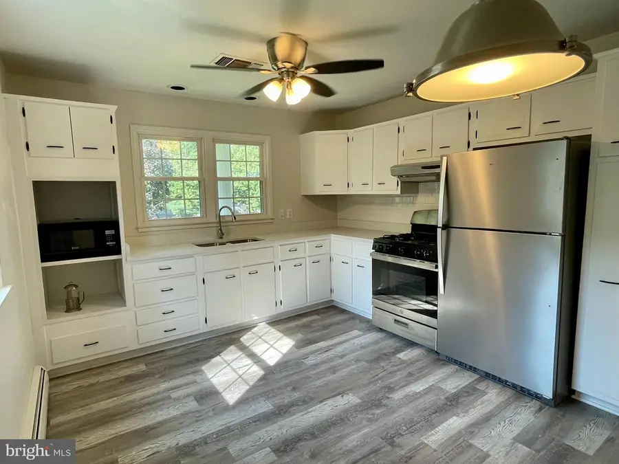 239 Kennedy Dr, Severna Park, MD 21146 - #2