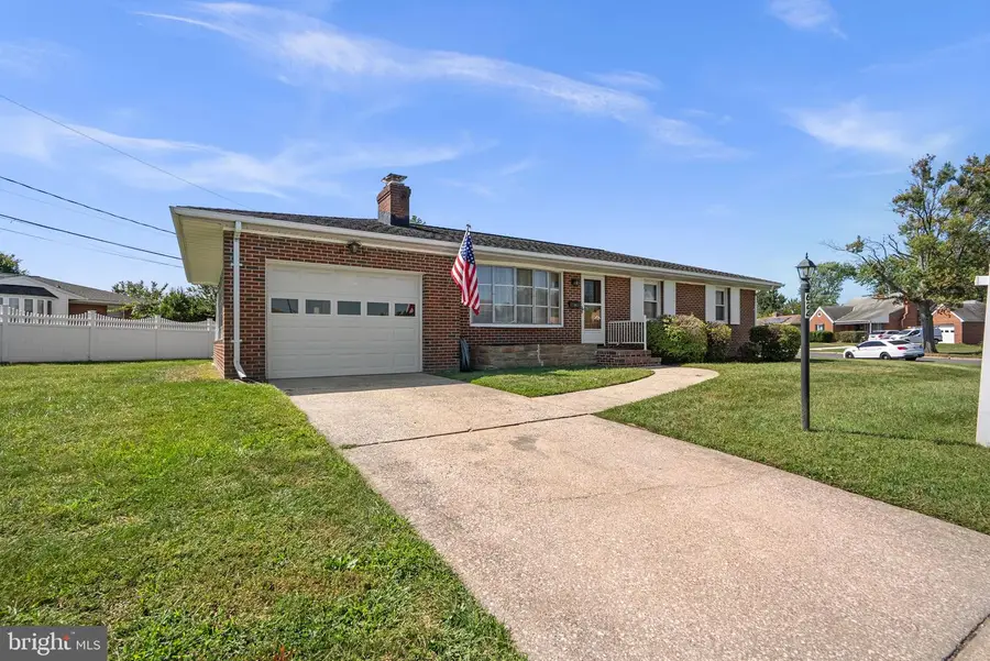624 Gayle Dr, Linthicum Heights, MD 21090 - #2