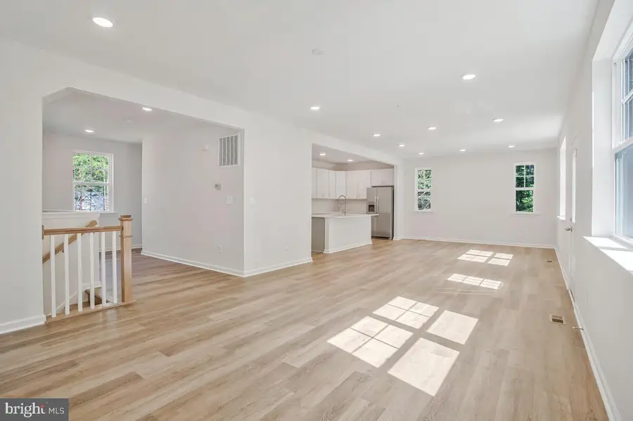 1235 Spruce Ave, Shady Side, MD 20764 - #2