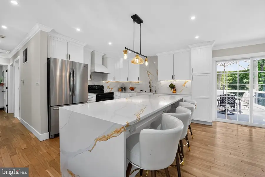 327 Beach Dr, Annapolis, MD 21403 - #2