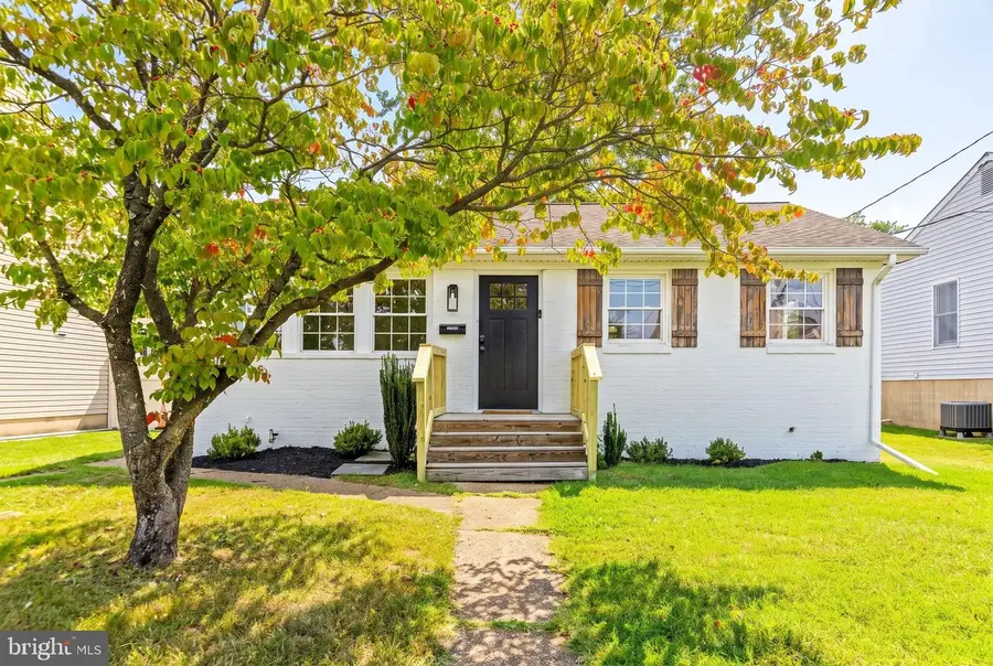 8483 Arbutus Rd, Pasadena, MD 21122 - #2