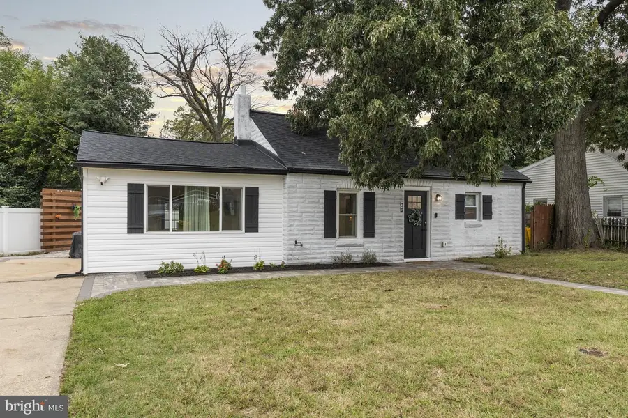 7684 Pine Haven Dr, Pasadena, MD 21122 - #2